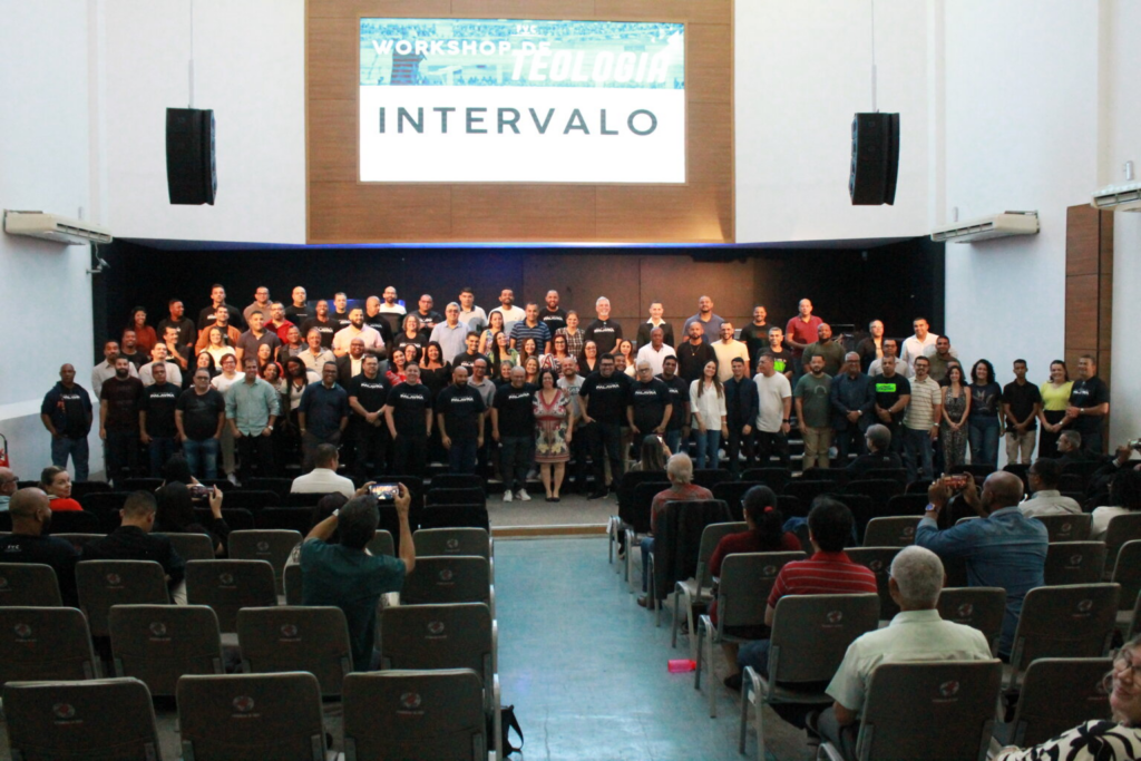 Alunos da Gradução em Teologia (Bacharelado) da Faculdade Vitória em Cristo