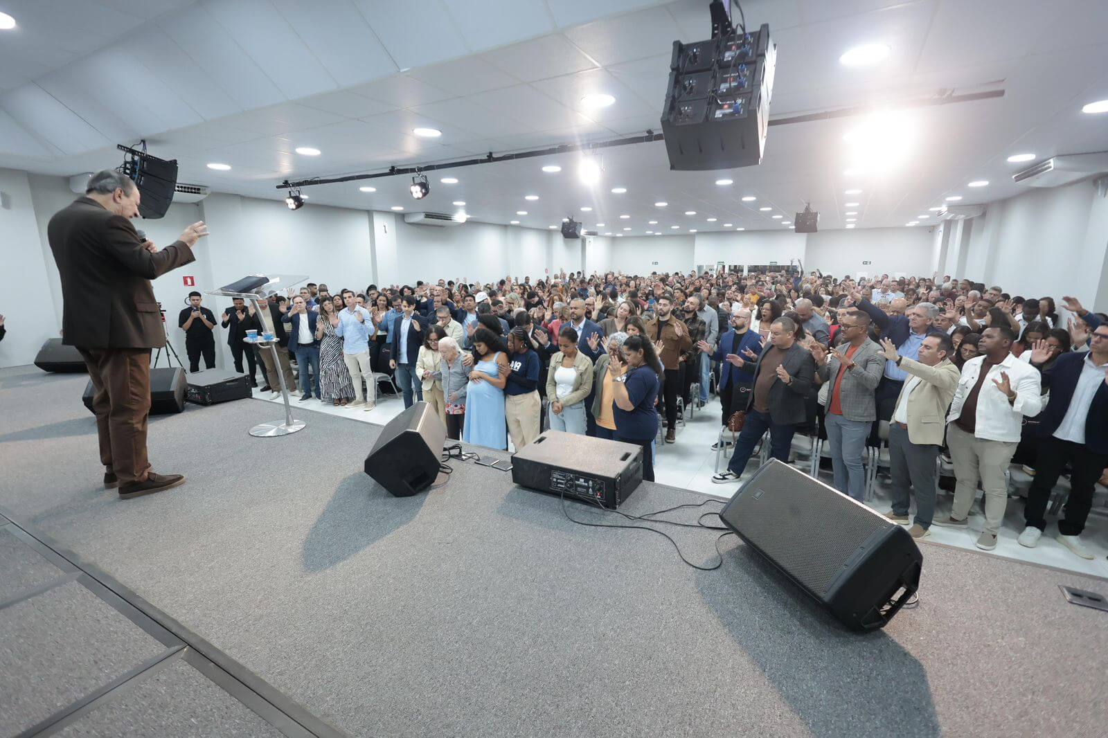 ADVEC inaugura novo templo em Iguaba Grande com culto de celebração e vidas entregues a Jesus